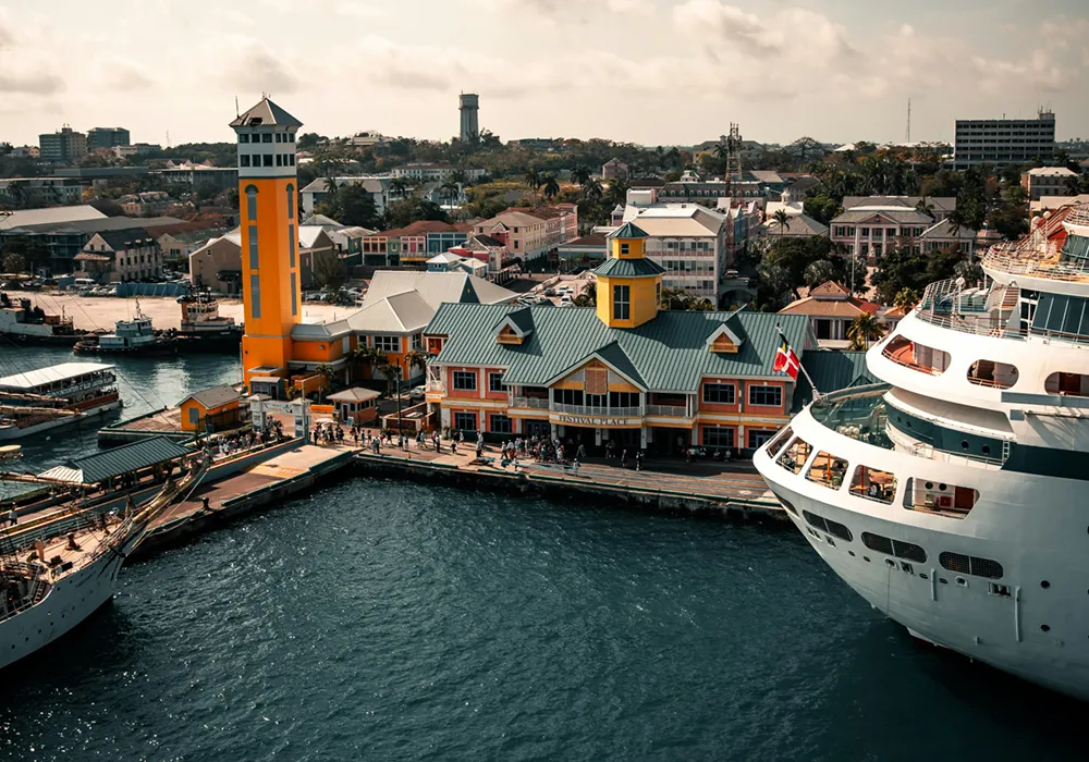 ナッソー旧市街｜カラフルな街並みと歴史を残す港町